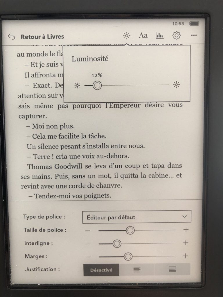 Changement des paramètres de lecture et la luminosité disponible sur la liseuse.